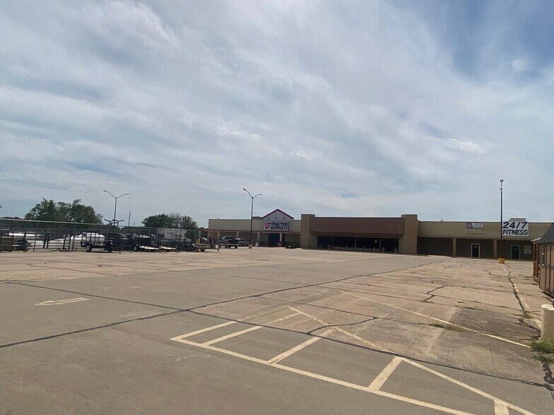 1004 N Broadway St, Cleveland, OK à louer - Photo de l’immeuble – Image 2 sur 10