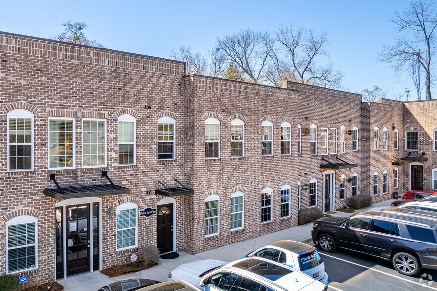 110 Samaritan Dr, Cumming, GA à louer - Photo de l’immeuble – Image 2 sur 7