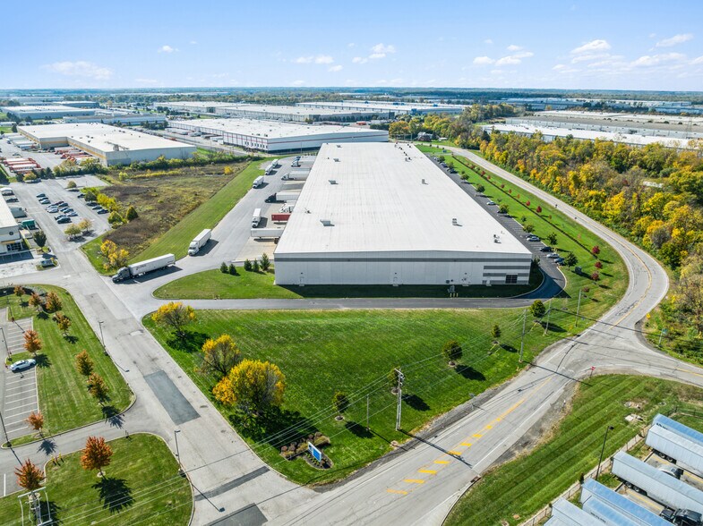 6054 Shook Rd, Lockbourne, OH à louer - Photo de l’immeuble – Image 3 sur 6