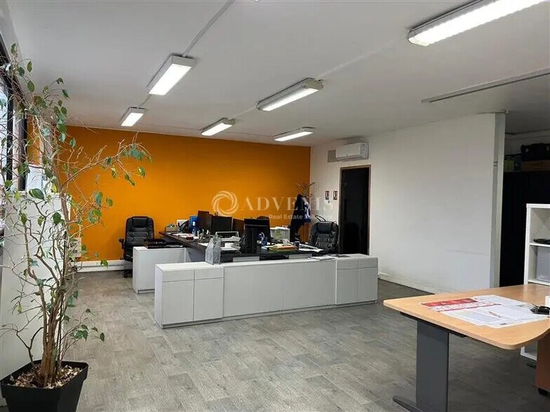 Local d’activités dans Saint-Pierre-des-Corps à louer - Photo intérieure – Image 3 sur 5