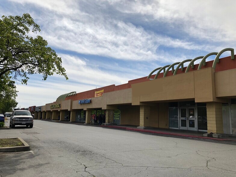 7919-7981 Auburn Blvd, Citrus Heights, CA à louer - Photo de l’immeuble – Image 1 sur 4