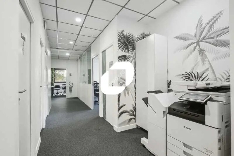 Bureau dans Tremblay-en-France à louer - Photo de l’immeuble – Image 2 sur 9