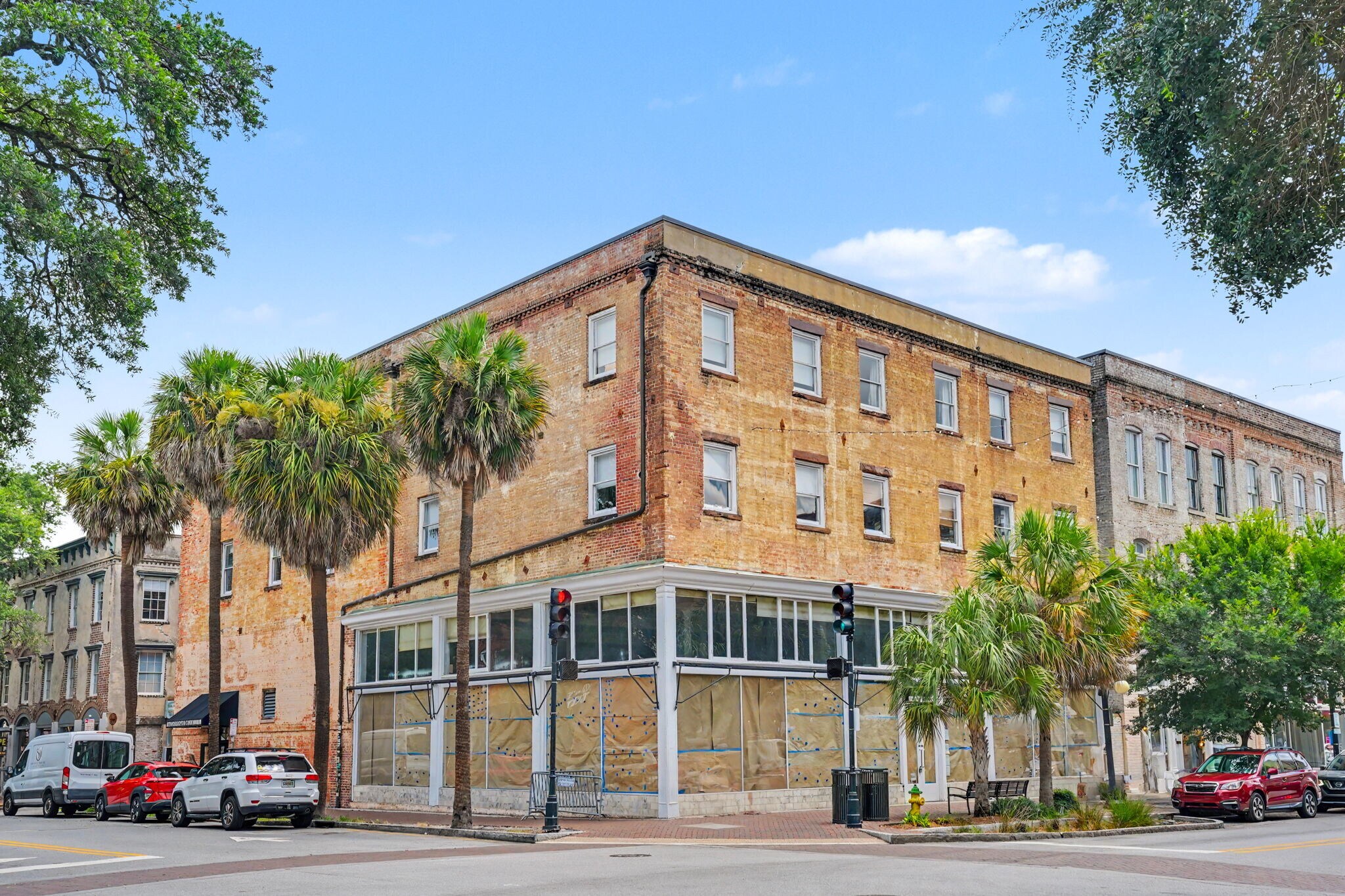 322 W Broughton St, Savannah, GA à louer Photo de l’immeuble– Image 1 sur 9