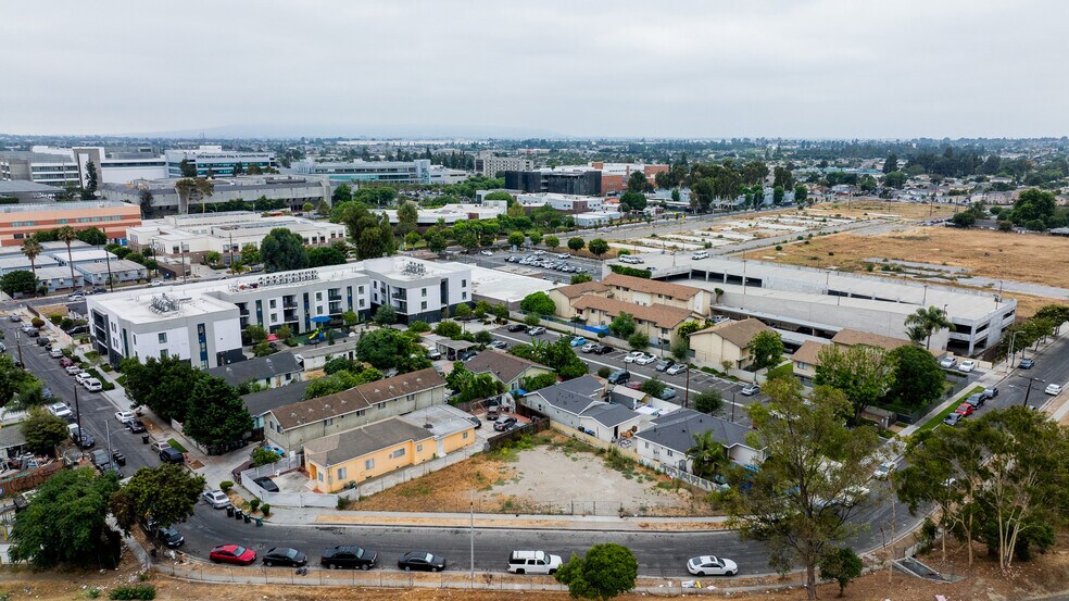 11709 Holmes Ave, Los Angeles, CA à vendre - Photo de l’immeuble – Image 2 sur 4