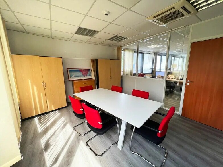 Bureau dans Strasbourg à louer - Photo de l’immeuble – Image 2 sur 6