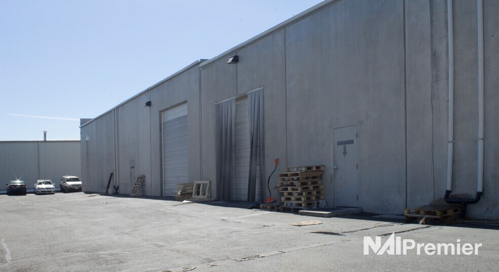 649 W 9400 S, Sandy, UT à vendre - Photo de l’immeuble – Image 2 sur 13