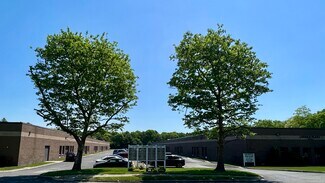 Plus de détails pour 1529-1557 Lincoln Ave, Holbrook, NY - Industriel/Logistique à louer