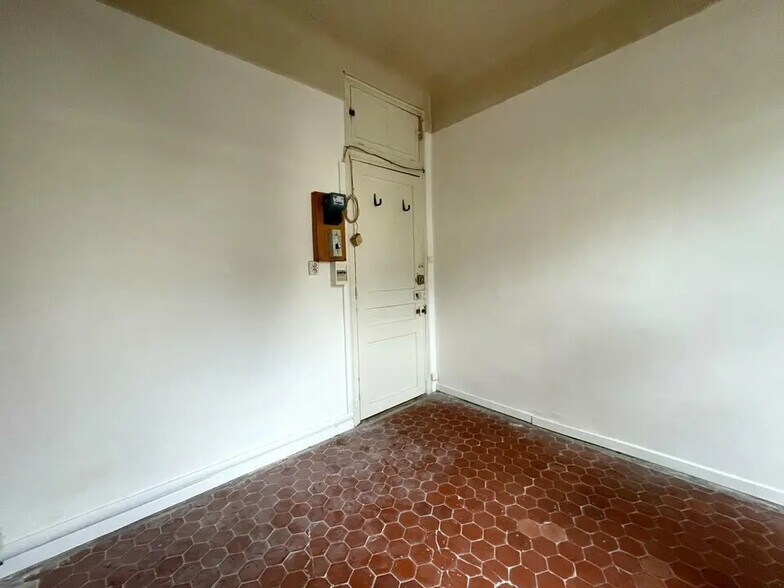 Bureau dans Menton à louer - Photo de l’immeuble – Image 3 sur 6