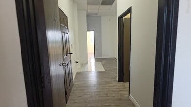 8619 Reseda Blvd, Northridge, CA à louer - Vidéo sur l’annonce professionnelle 
