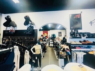 Plus de détails pour 2130 Robertson Rd, Ottawa, ON - Local commercial à louer