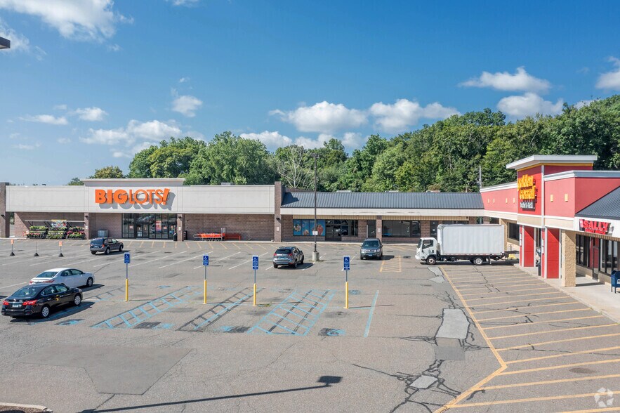 49-98 Turnpike Sq, Milford, CT à louer - Photo principale – Image 1 sur 6