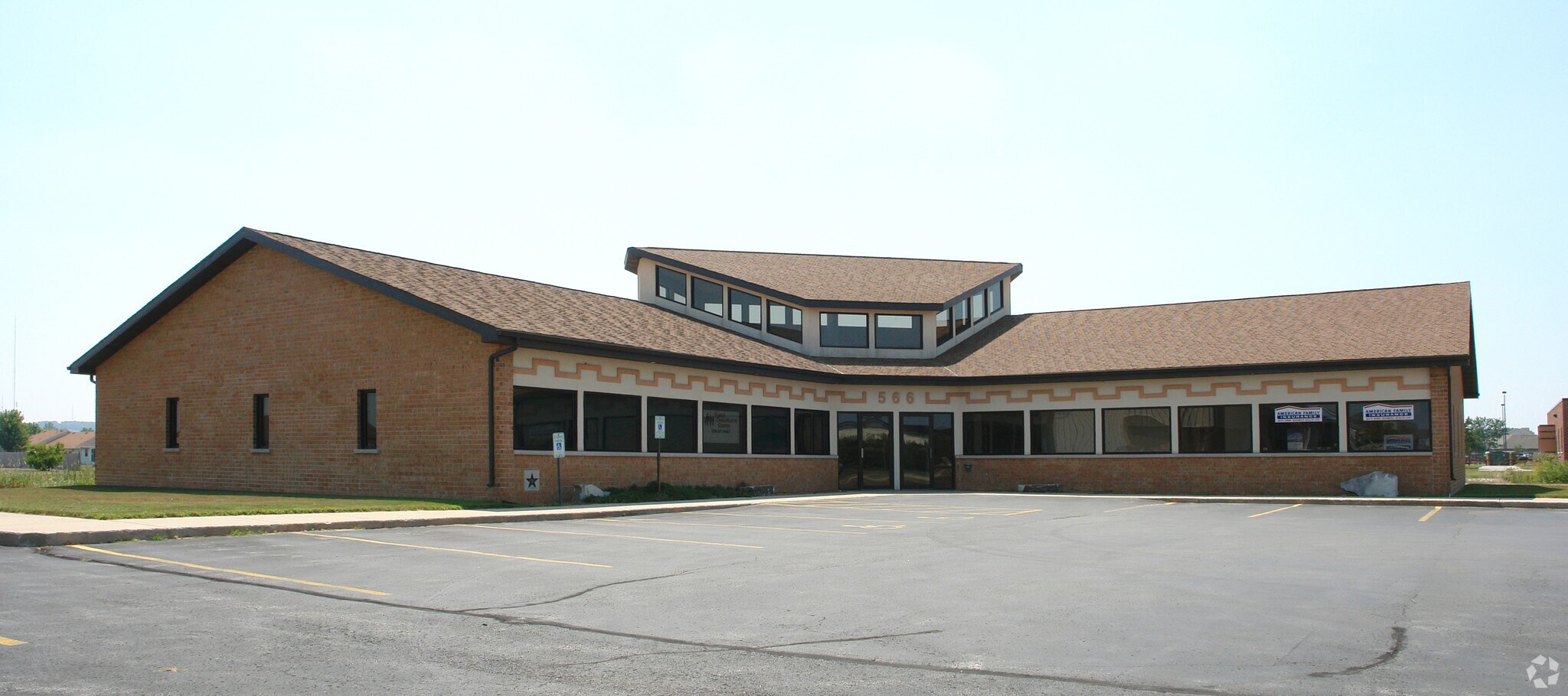 566 Redbird Cir, De Pere, WI à louer Photo de l’immeuble– Image 1 sur 19