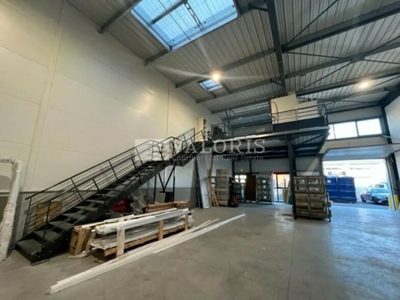 Industriel/Logistique dans Gignac-la-Nerthe à louer - Photo de l’immeuble – Image 3 sur 9