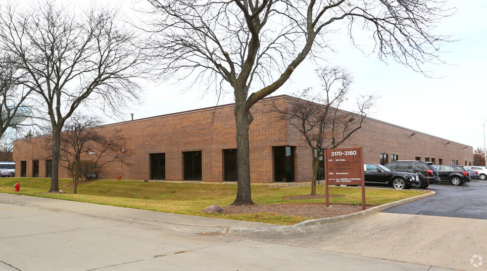 3170-3190 MacArthur Blvd, Northbrook, IL à louer - Photo principale – Image 1 sur 32