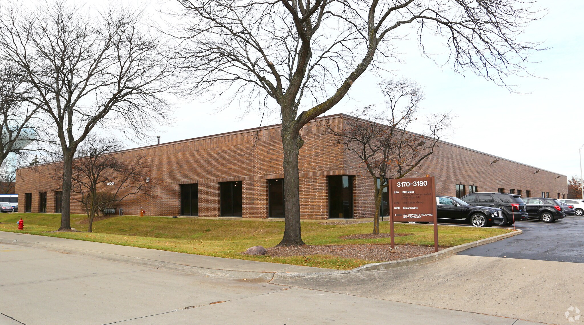 3170-3190 MacArthur Blvd, Northbrook, IL à louer Photo principale– Image 1 sur 33