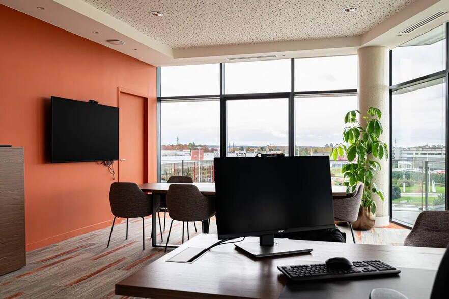 Bureau dans Bourg-en-Bresse à louer - Photo de l’immeuble – Image 2 sur 11