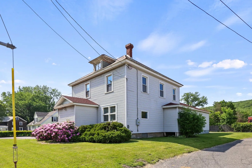 263 State Rd, North Adams, MA à vendre - Photo de l’immeuble – Image 1 sur 24