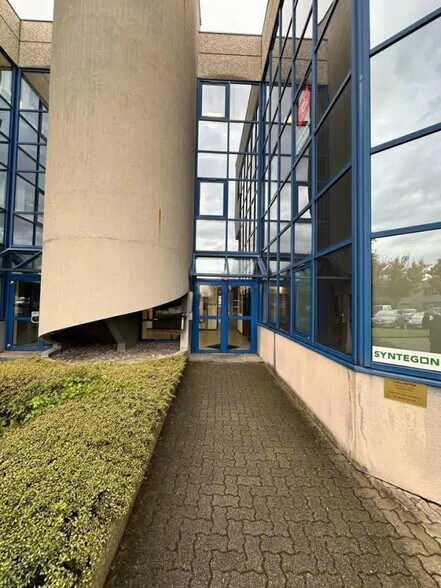 Bureau dans Hoenheim à louer - Photo de l’immeuble – Image 1 sur 8