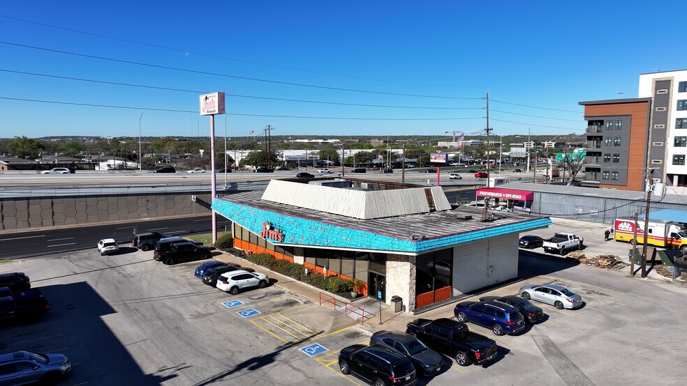 9091 Research Blvd, Austin, TX à louer - Photo de l’immeuble – Image 1 sur 4