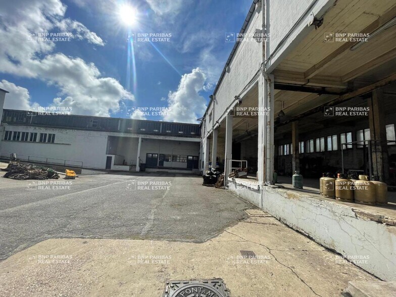 Local d'activités dans Boulogne-sur-Mer à vendre - Photo de l’immeuble – Image 3 sur 17