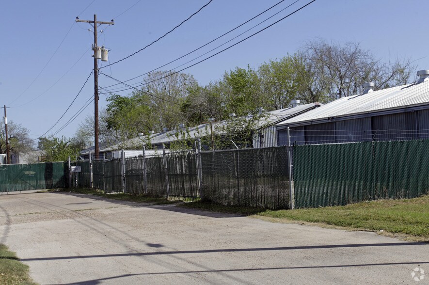 5002 W 34th St, Houston, TX à louer - Photo de l’immeuble – Image 2 sur 2