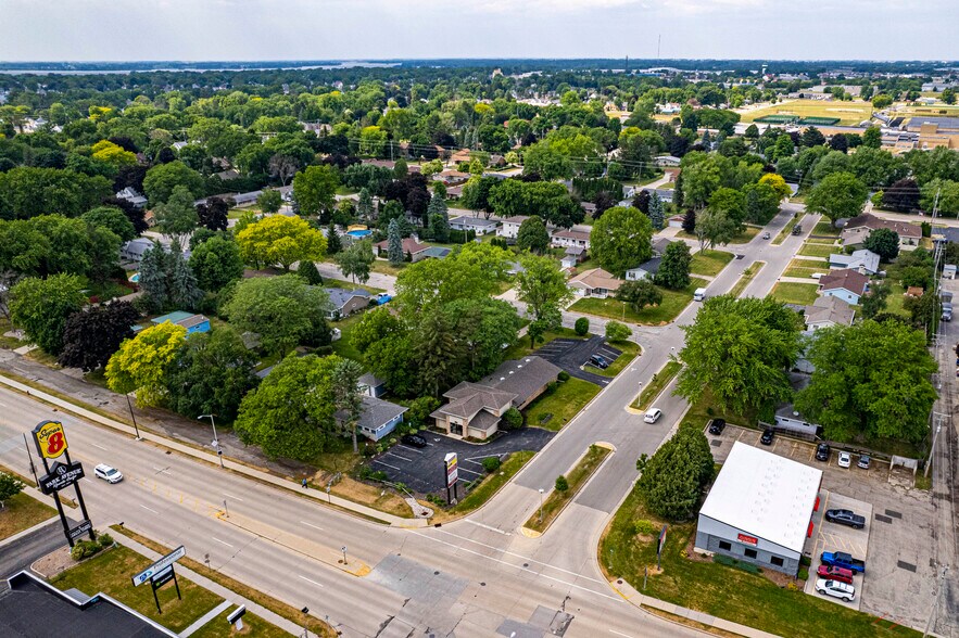 718 Park Ave, Beaver Dam, WI à vendre - Photo de l’immeuble – Image 2 sur 28