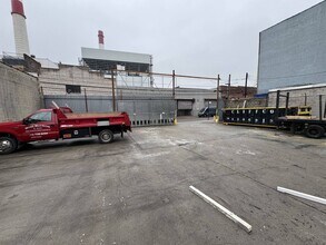 3722 10th St, Long Island City, NY à louer Photo de l’immeuble– Image 1 sur 8