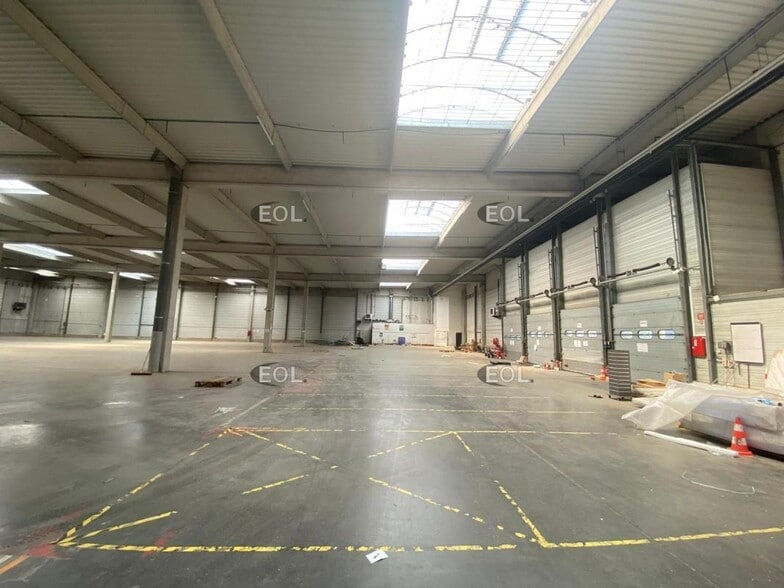 Industriel/Logistique dans Bussy-Saint-Georges à louer - Photo intérieure – Image 2 sur 7