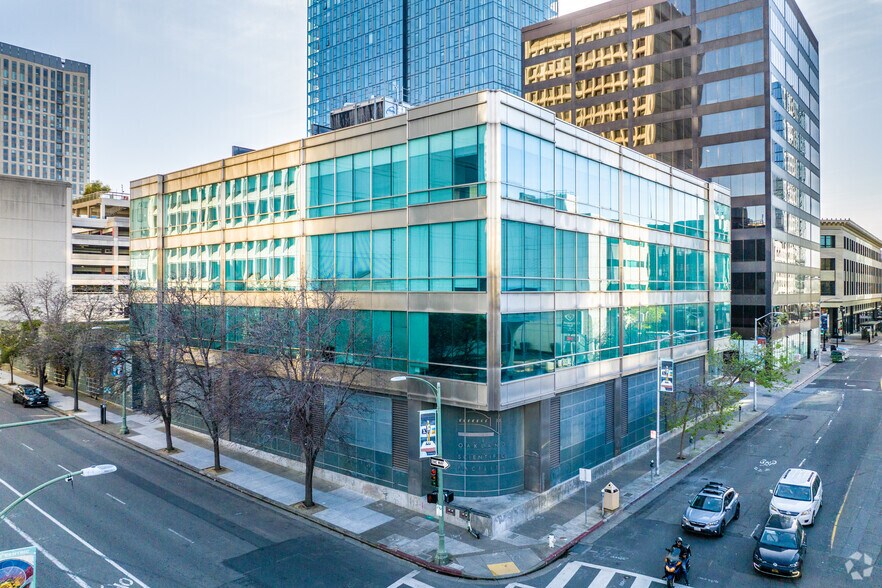 415 20th St, Oakland, CA à louer - Photo principale – Image 1 sur 10