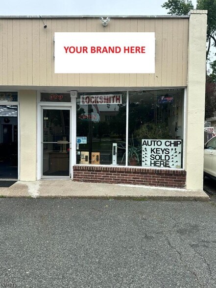 393 Ridgedale Ave, East Hanover, NJ à louer - Photo de l’immeuble – Image 3 sur 7
