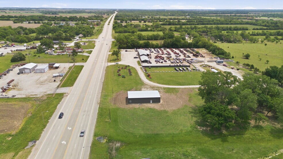 311 1st St, Iola, KS à vendre - Aérien – Image 2 sur 22