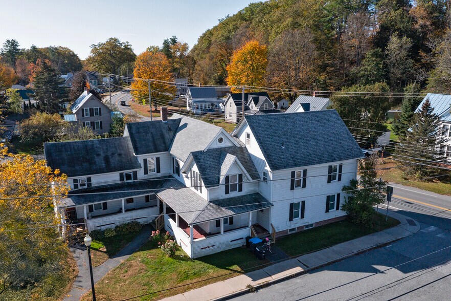 1 Depot St, Wilder, VT à vendre - Photo principale – Image 1 sur 1