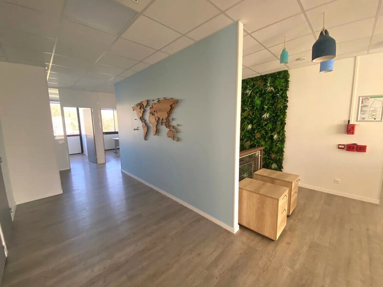 Bureau dans Gémenos à louer - Photo intérieure – Image 3 sur 14