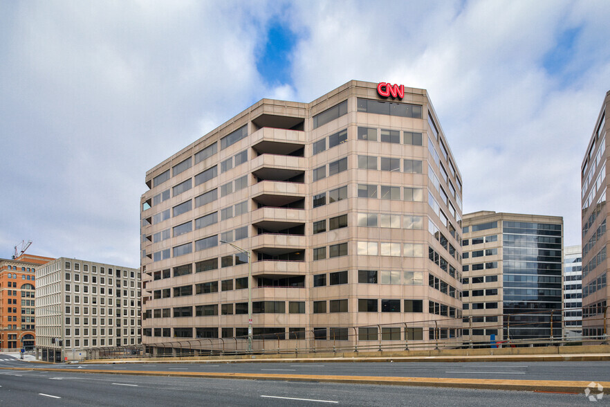 820 1st St NE, Washington, DC à louer - Photo de l’immeuble – Image 3 sur 10