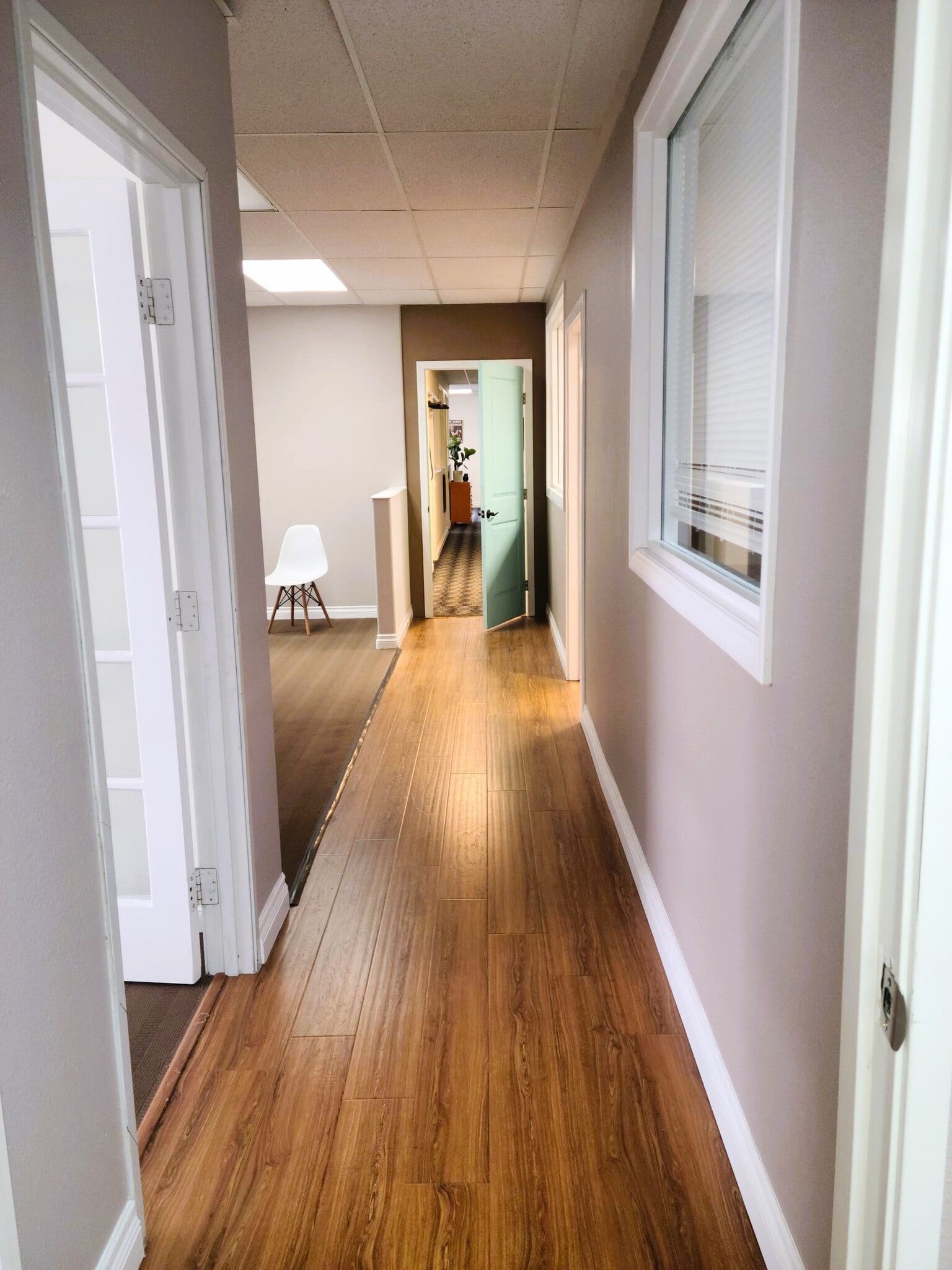 171 E Thousand Oaks Blvd, Thousand Oaks, CA à louer Photo intérieure– Image 1 sur 4