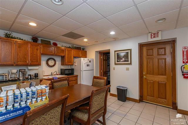 823 N Washington St, Junction City, KS à vendre - Photo intérieure – Image 3 sur 12