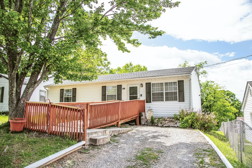 Roanoke VA - 27 Property Package portefeuille de 2 biens à vendre sur LoopNet.fr - Photo de l’immeuble – Image 2 sur 27