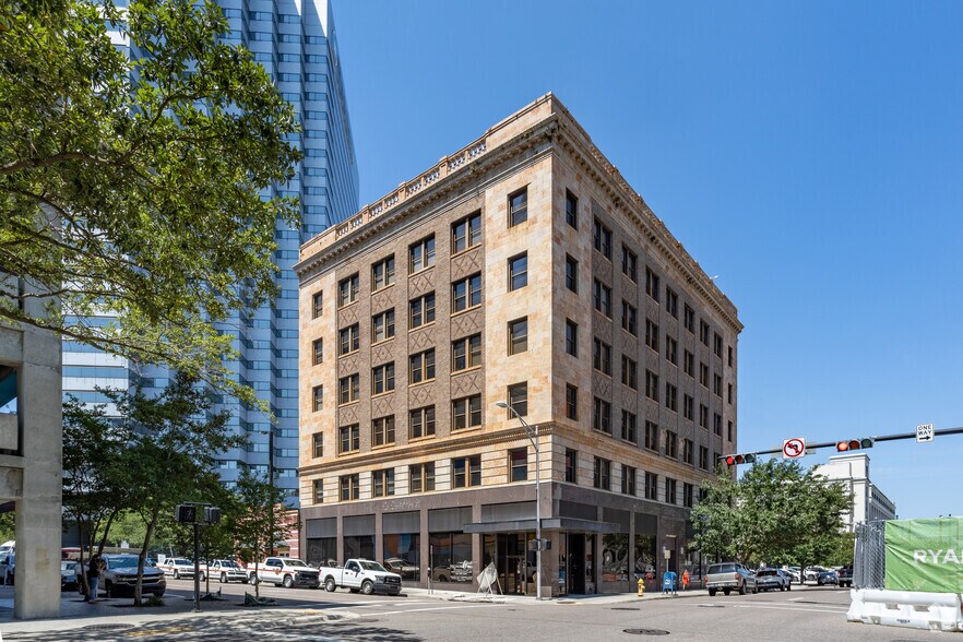 300 W Adams St, Jacksonville, FL à louer - Photo de l’immeuble – Image 1 sur 15