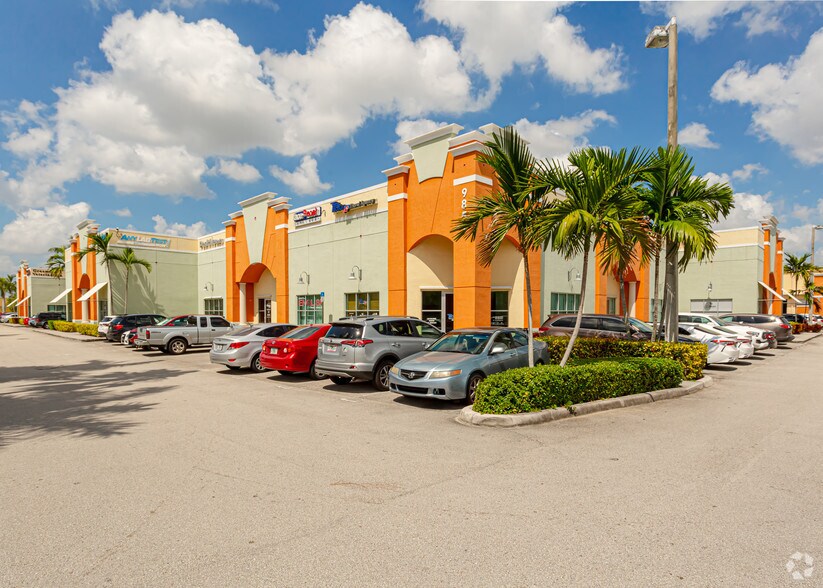 9851 NW 58th St, Miami, FL à vendre - Photo de l’immeuble – Image 1 sur 44