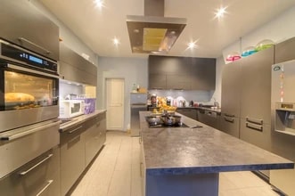 71 Rue Du Faubourg Saint-Martin, Paris à louer Photo intérieure– Image 1 sur 6
