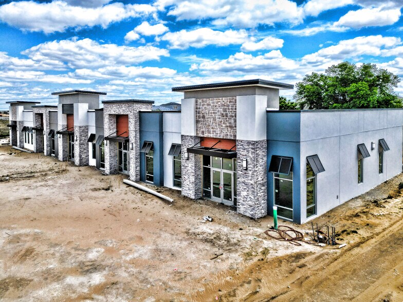 2200 Forest Lake Dr, Davenport, FL à vendre - Photo de l’immeuble – Image 2 sur 10