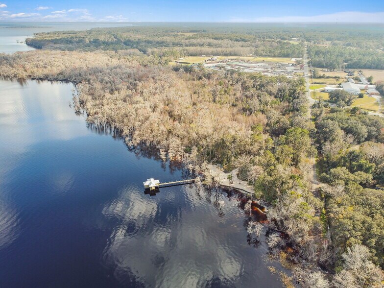 106 Union Ave, Crescent City, FL à vendre - Photo de l’immeuble – Image 2 sur 10