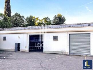 Plus de détails pour Local d'activités à louer