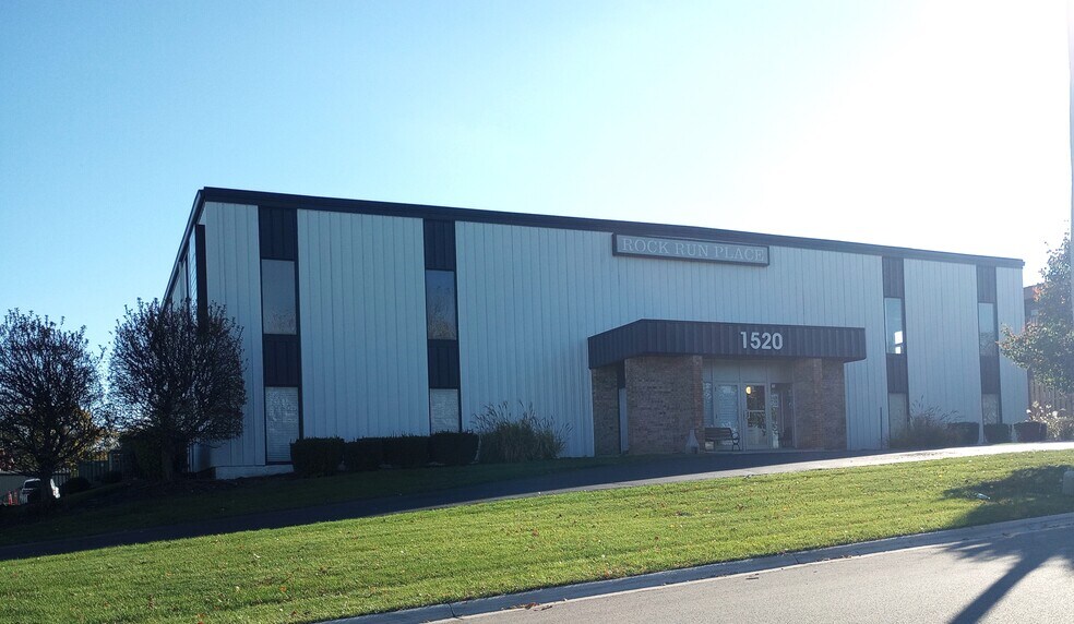 1520 Rock Run Dr, Crest Hill, IL à louer - Photo principale – Image 1 sur 5