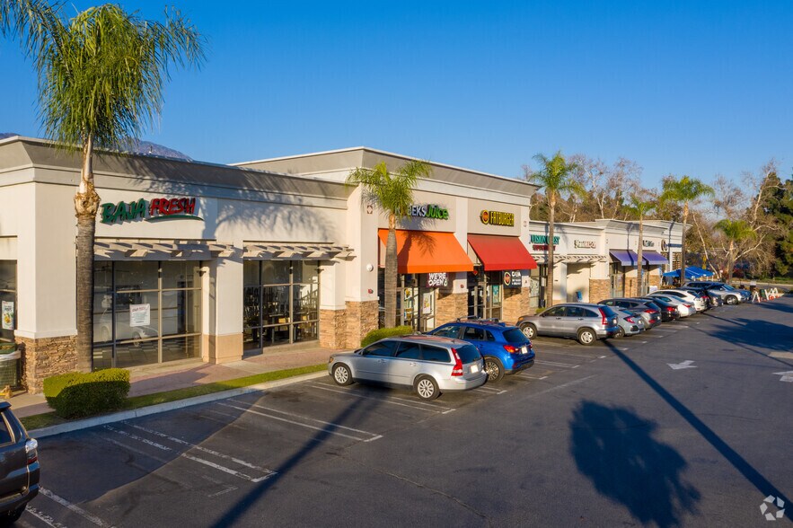 929 W Huntington Dr, Monrovia, CA à louer - Photo principale – Image 1 sur 7