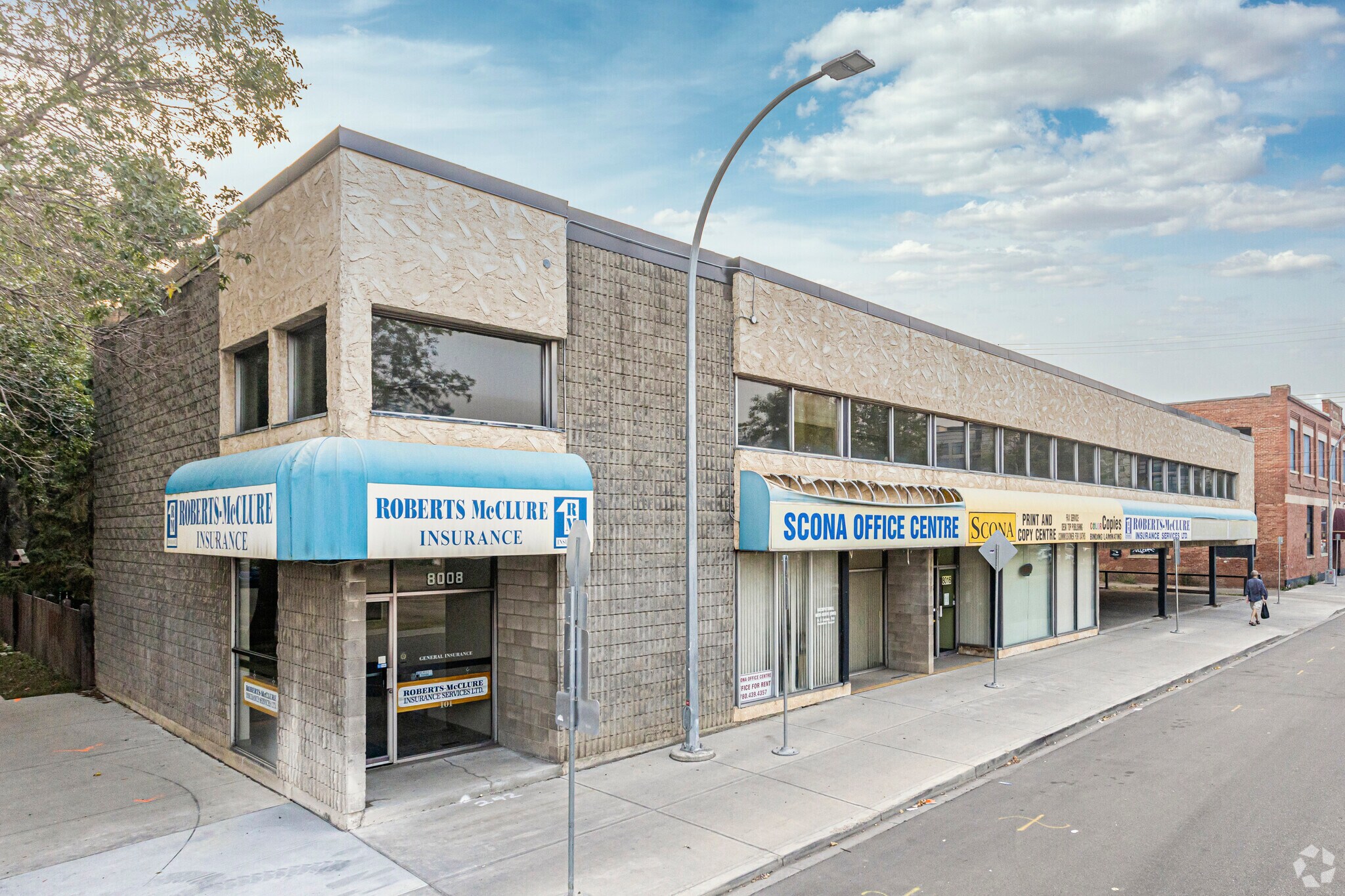 8016 105th St NW, Edmonton, AB à vendre Photo principale– Image 1 sur 7