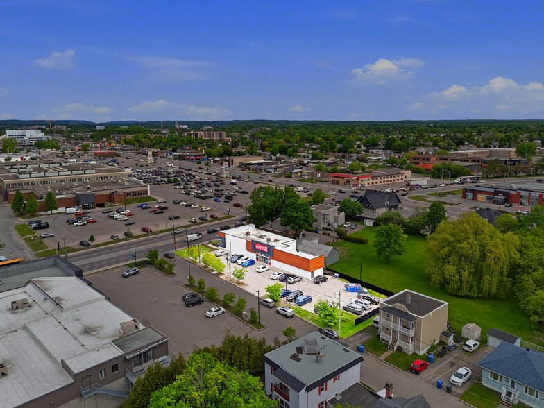 625 11e Av, Saint-jerome, QC à louer - Photo de l’immeuble – Image 2 sur 15