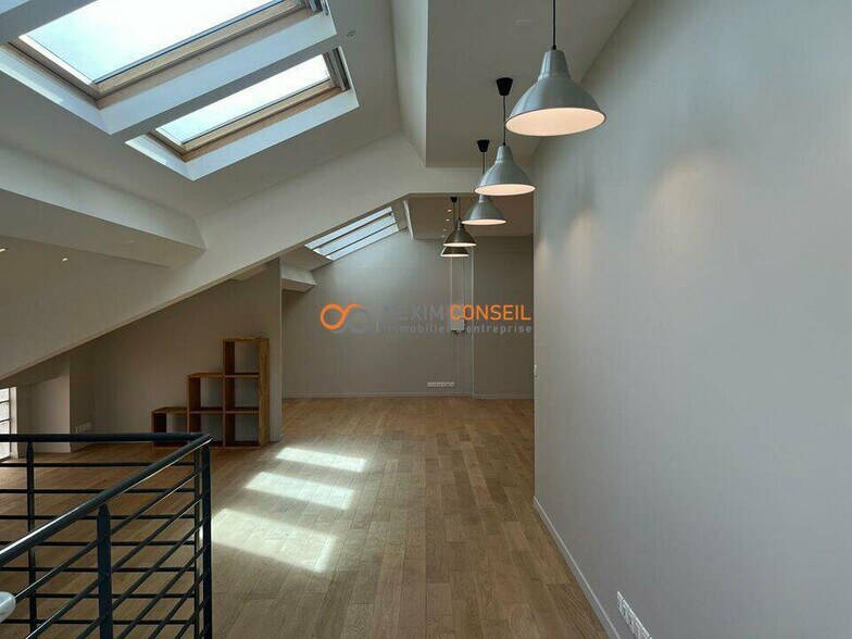 Bureau dans Carrières-sur-Seine à louer - Photo de l’immeuble – Image 2 sur 8