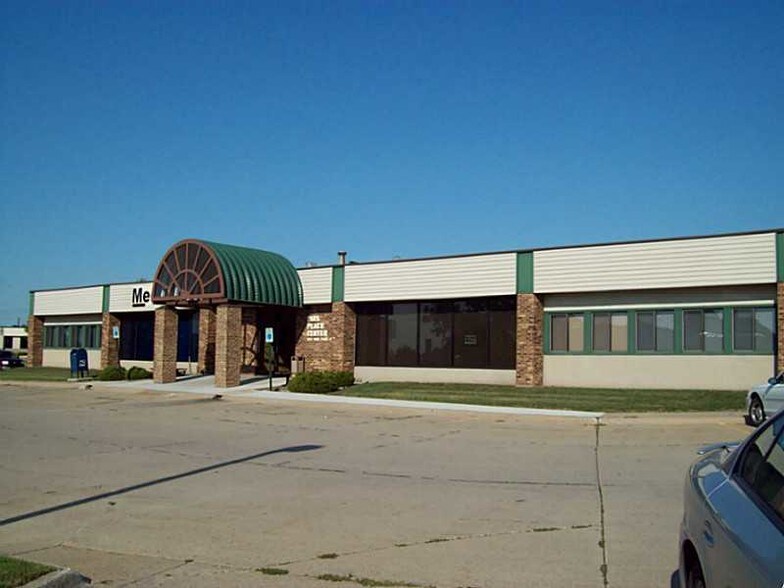 1241 Park Pl NE, Cedar Rapids, IA à louer - Photo principale – Image 1 sur 14