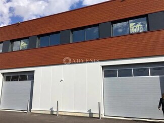 Plus de détails pour Local d'activités à louer